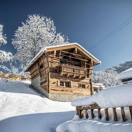 Stunning Chalet With Sauna & Mountain View *