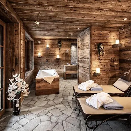 Stunning Chalet With Sauna & Mountain View